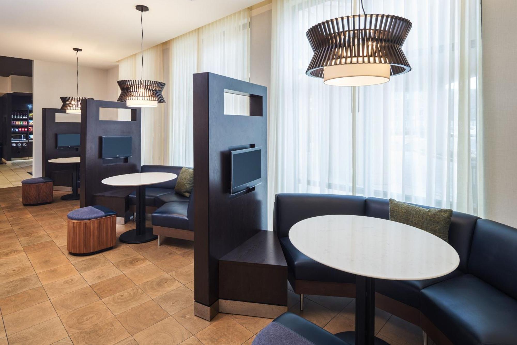 Courtyard By Marriott Glassboro Rowan University Exterior photo
