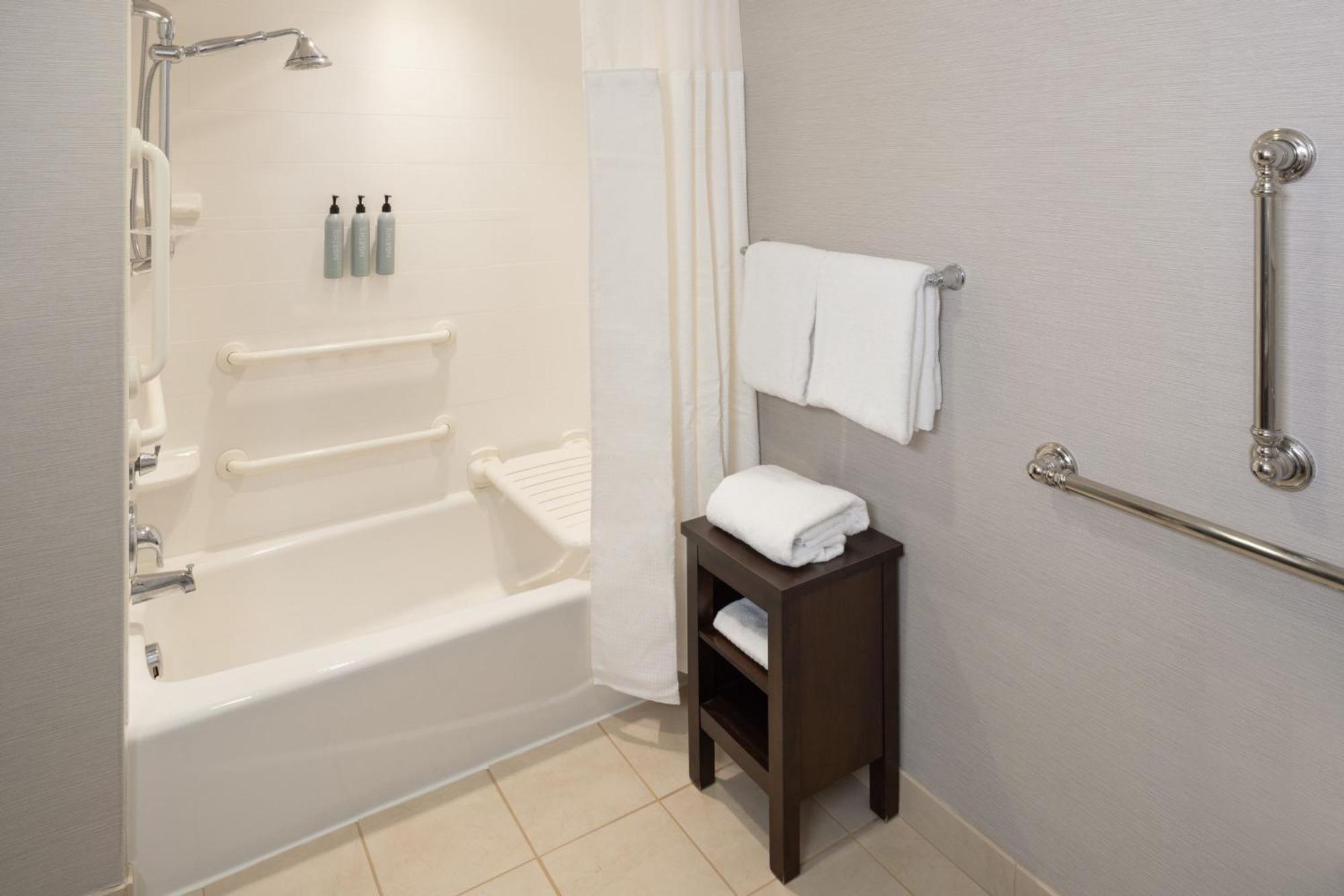 Courtyard By Marriott Glassboro Rowan University Exterior photo